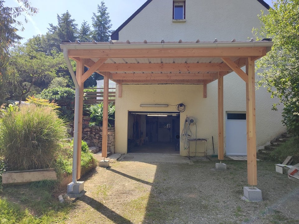 Fabrication et pose d’un carport en bois douglas Menuisier Treillières Fabrication et pose d’un carport en bois douglas Menuisier Treillières