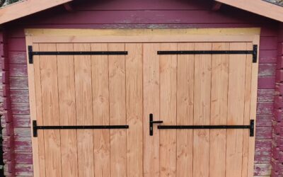 Fabrication de portes en douglas – Grandchamp des fontaines